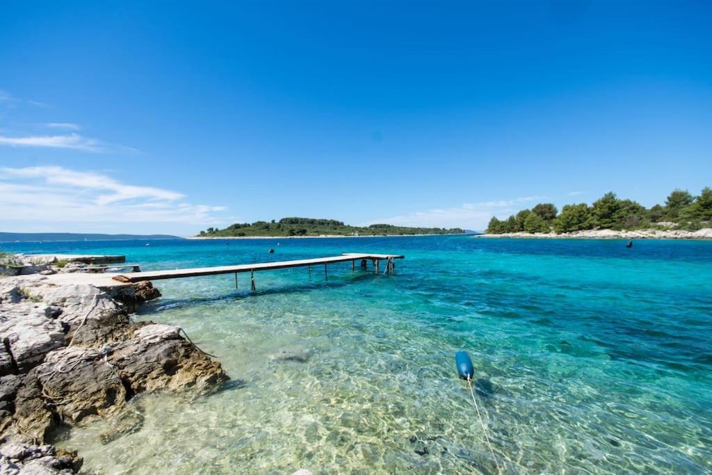 奥库格哥恩基Beautiful Bay House Duga别墅 外观 照片